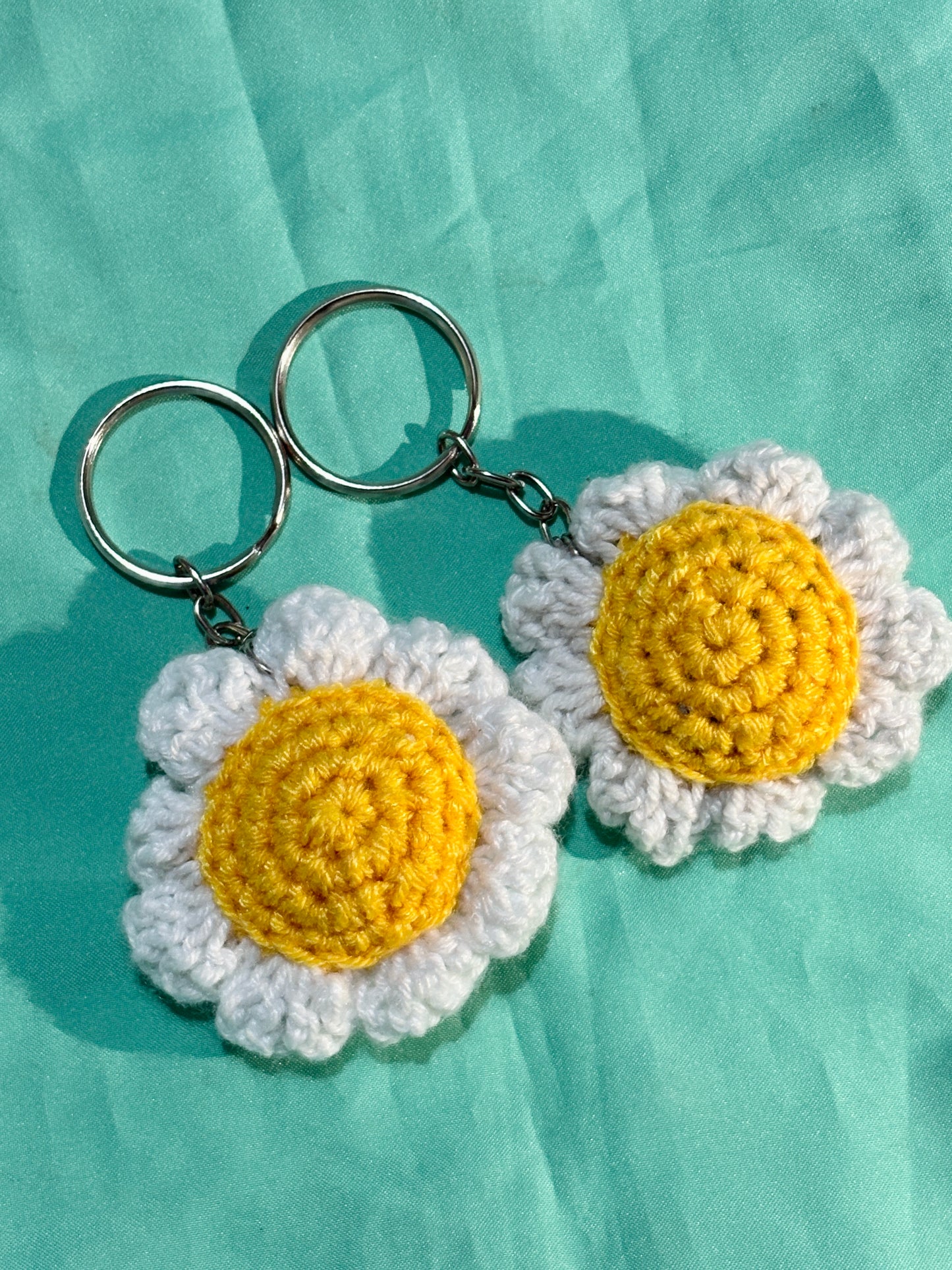 Crochet daisy keychain